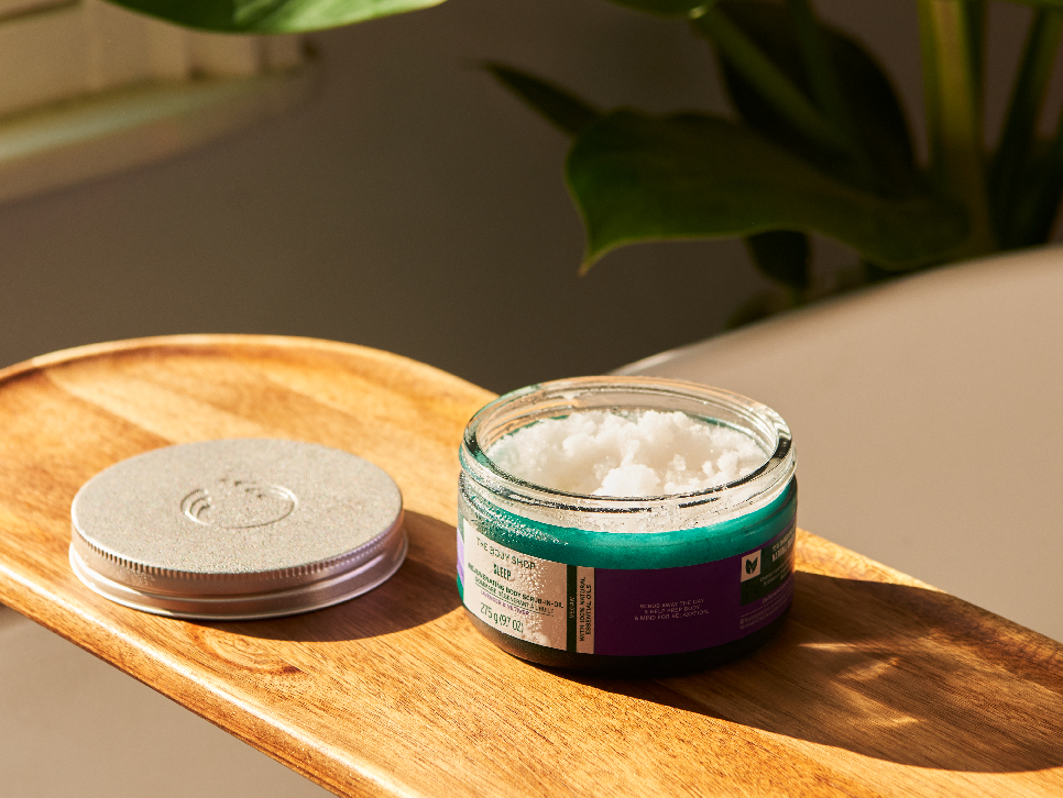 1017707 BODY SCRUB OIL LAVENDER AND VETIVER A0 X SILVER INABUPS403