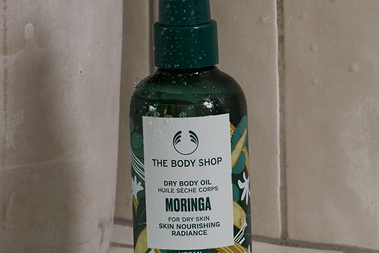 Moringa-Dry-Body-Oil mobile
