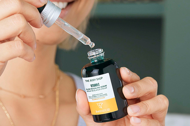 Vitamin C glow revealing serum