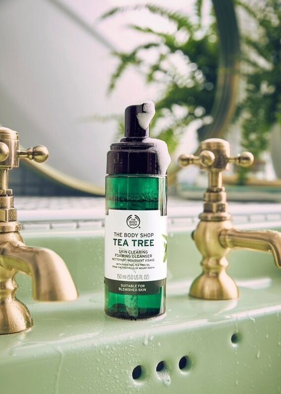Tea Tree Skin Clearing Foaming Cleanser 150ml