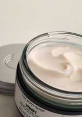 Vitamin E Mositure Day Cream 100ml Texture